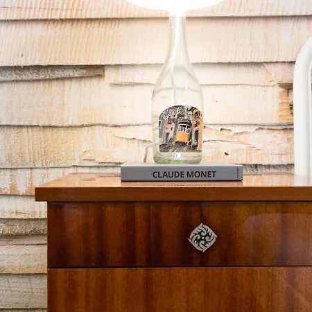 Sunny In A Typical Neighborhood *