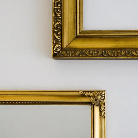 Sunny In A Typical Neighborhood Apartment *