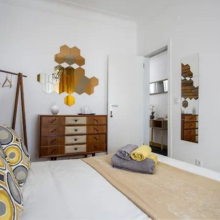 Apartment Sunny In A Typical Neighborhood Lissabon