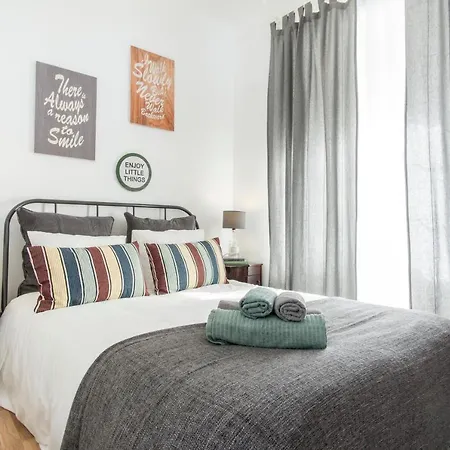 アパート Sunny In A Typical Neighborhood